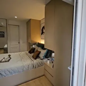 Neon - Royal Nest Aerotel with Pvt Balcony -1 km from Airport - Image 2