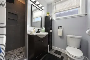 Near Acrisure & PPG | Free Parking | Sleeps 3 - Image 4