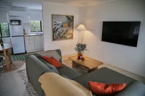 Modern Beachside Retreat | Walk to Everything - Image 5