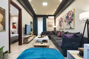 ArtHaus Gallery Stay - Image 5