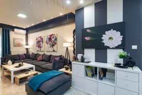 ArtHaus Gallery Stay - Image 3