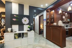 ArtHaus Gallery Stay - Image 2