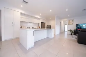 Elegant Henley Brook Escape & space to unwind - Image 5