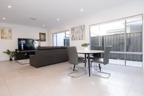 Elegant Henley Brook Escape & space to unwind - Image 3