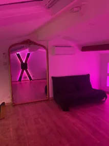 Charming private house: spa & games - Image 3