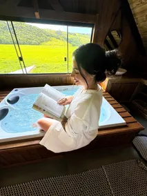 Chalet with Hot Tub - Image 2