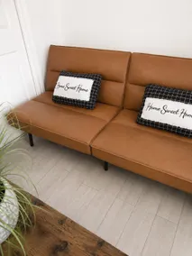 Simple Studio in Hollywood - Image 4
