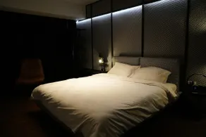 Flat 6 - Luxury Designer Apartment - Image 5