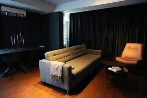 Flat 6 - Luxury Designer Apartment - Image 4
