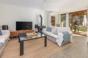 Ideal for families! Pool, BBQ, and relaxation - Image 4