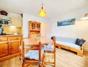 Le Dahu • 4 people • at the foot of the slopes • mountain view - Image 5