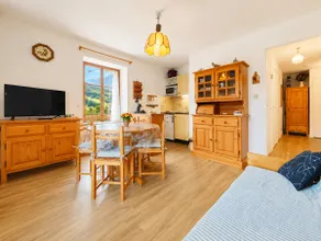 Le Dahu • 4 people • at the foot of the slopes • mountain view - Image 4