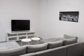 Central living in the Richardkiez | Cafés & public transport - Image 3