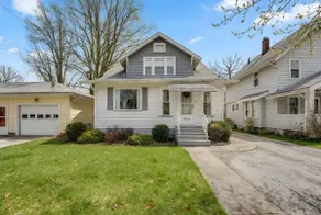 Near Walnut Beach | Harbor Area | Sleeps 6 - Image 4