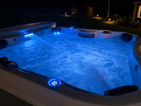 Luxury Lake House | Hot Tub | Fire Pit | BBQ |Dock - Image 3