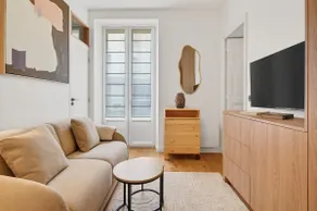 Modern apartment near subway - Image 2
