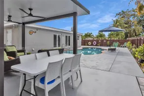 Pool House 12 Guest in Miami - Image 4