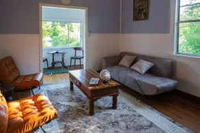 Homelike Suites in Central Leura Minutes to Shops & Train - Image 3