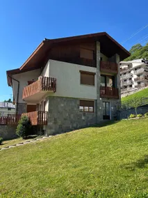 The Red Beech Apartment - Image 4