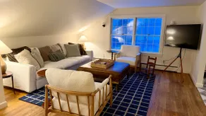 Cozy Chalet in Historic Weston - Image 5