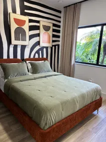 4BR Pool | 5 Min Hard Rock Stadium | Sleeps 8 - Image 5