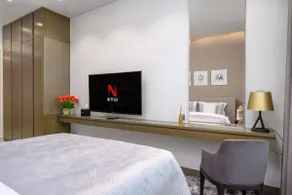 Elegant studio with terrace in Downtown Dubai. - Image 4