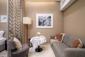 Elegant studio with terrace in Downtown Dubai. - Image 2