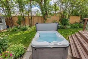 HotTub Family Retreat | Sleeps 12 | 5 Parking - Image 2