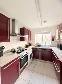 Stylish 3BR Cambridge Bungalow, Near Science Park - Image 3