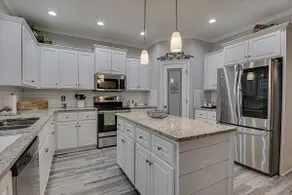 Argo House - Quiet Retreat with Private Backyard - Image 4