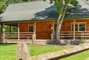 Cozy Secluded Lodge with a View | Hot Tub•Games - Image 2