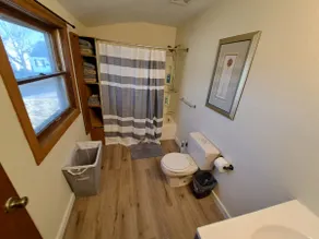 Location! Walking distance to college and hospital - Image 4