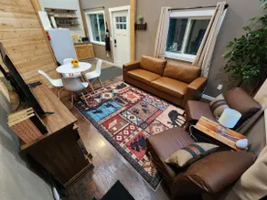 Cozy Retreat w/ Fire Pit, Deck, BBQ, Right Off I-5 - Image 5