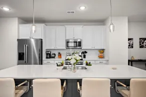 Luxury | 2 Kings | Bunks | Workspace | Sleeps 10 - Image 2