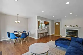 Des Plaines 4BR Near O'Hare & Casino, Sleeps 11 - Image 2