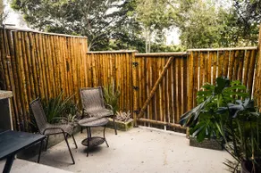 Corner retreat - house 2 - Image 4