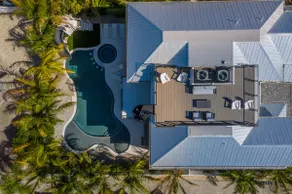 Big Kahuna Steps to Beach w/ Waterslide Pool & Spa - Image 3