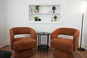 Stylish South Hill Apt | Convenient Location - Image 4