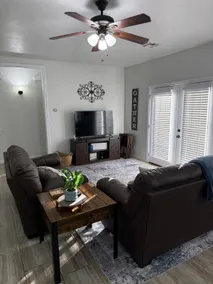 The Cozy Townhome - Image 4
