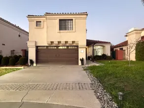 Comfortable 3-Bedroom Home for Families & Groups - Image 2