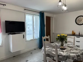 Downtown apartment with garden, close to the sea - Image 4