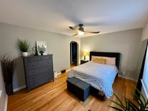 Cozy Estate 20 Minutes from Downtown and Lakefront - Image 5