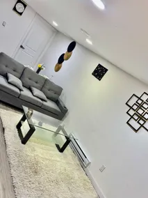 Luxury 2-bedroom in St Vital, St Anne's, St Mary, Winnipeg - Image 4