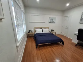 Amazing updated 1 bedroom apartment in Oakland! - Image 5