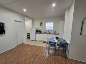 Amazing updated 1 bedroom apartment in Oakland! - Image 2
