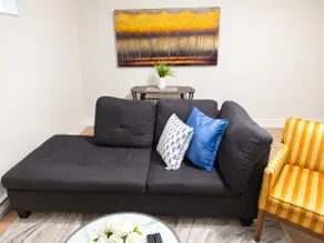 Cozy Corner with Private Entrance - Image 5