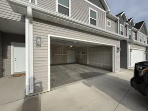Budget Friendly 3 Bedroom Townhome Cedar Falls! - Image 2
