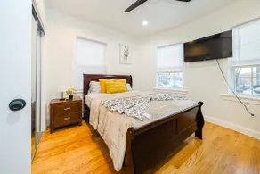Renovated 4BR near WPI w/Free Parking, Laundry 163 - Image 2