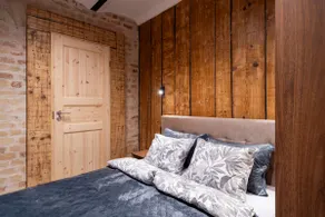 The Parkside ground-floor apartment with street parking - Image 5