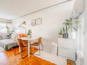 Charming Parkside Haven - Image 5
